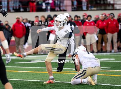 Thumbnail 2 in Mead @ Yelm (WIAA 3A District Playoff) photogallery.