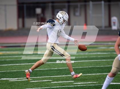 Thumbnail 3 in Mead @ Yelm (WIAA 3A District Playoff) photogallery.
