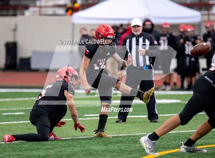 Thumbnail 1 in Mead @ Yelm (WIAA 3A District Playoff) photogallery.