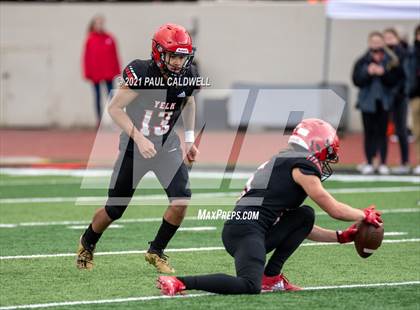 Thumbnail 1 in Mead @ Yelm (WIAA 3A District Playoff) photogallery.