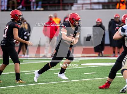 Thumbnail 1 in Mead @ Yelm (WIAA 3A District Playoff) photogallery.