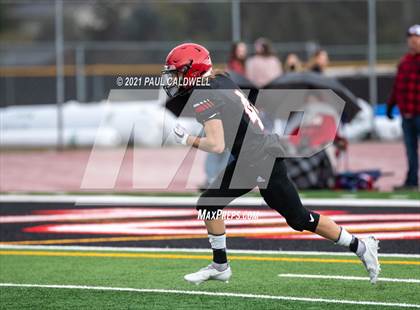 Thumbnail 2 in Mead @ Yelm (WIAA 3A District Playoff) photogallery.