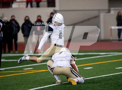 Thumbnail 2 in Mead @ Yelm (WIAA 3A District Playoff) photogallery.