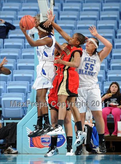 Thumbnail 2 in Salisbury vs. East Bladen (NCHSAA 2A Final) photogallery.