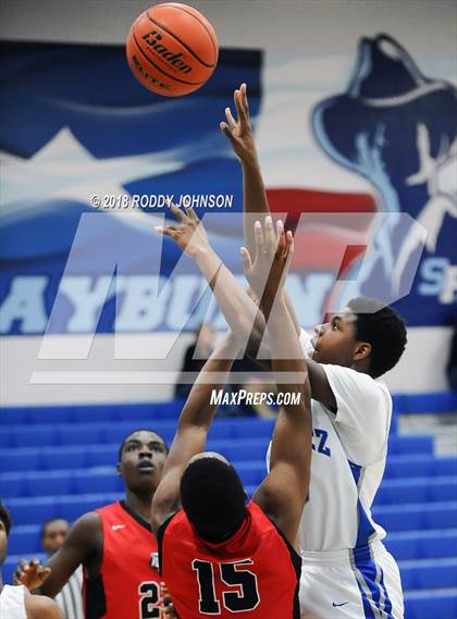 Thumbnail 2 in Fort Bend Austin vs Chavez (McDonald's Texas Invitational) photogallery.