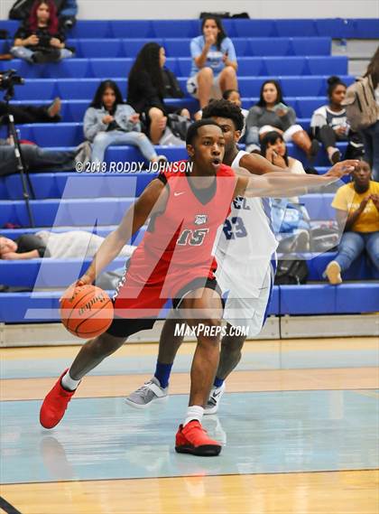 Thumbnail 1 in Fort Bend Austin vs Chavez (McDonald's Texas Invitational) photogallery.