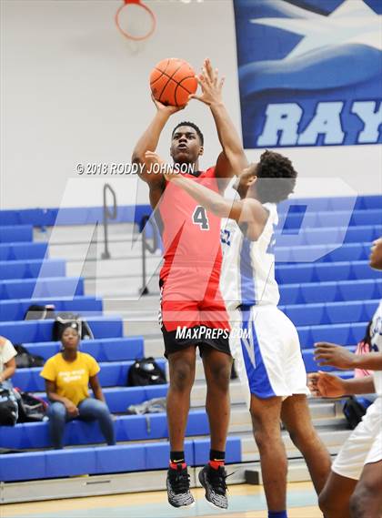 Thumbnail 2 in Fort Bend Austin vs Chavez (McDonald's Texas Invitational) photogallery.