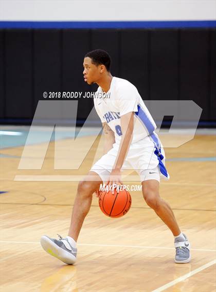 Thumbnail 2 in Fort Bend Austin vs Chavez (McDonald's Texas Invitational) photogallery.