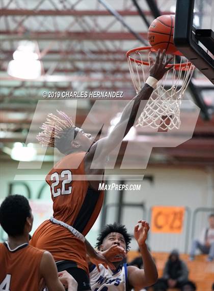 Thumbnail 3 in Fort Bend Elkins vs. Dobie (McDonald's Texas Invitational) photogallery.