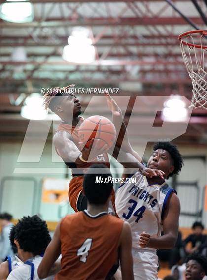 Thumbnail 3 in Fort Bend Elkins vs. Dobie (McDonald's Texas Invitational) photogallery.