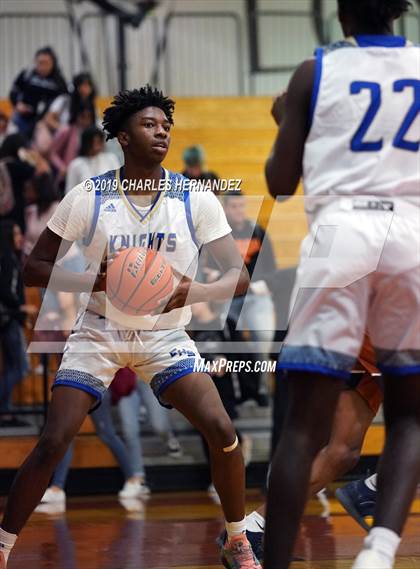 Thumbnail 2 in Fort Bend Elkins vs. Dobie (McDonald's Texas Invitational) photogallery.