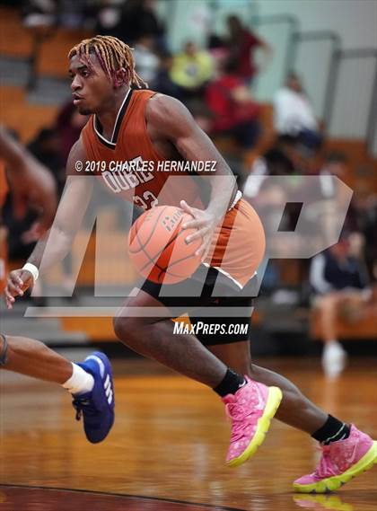 Thumbnail 1 in Fort Bend Elkins vs. Dobie (McDonald's Texas Invitational) photogallery.