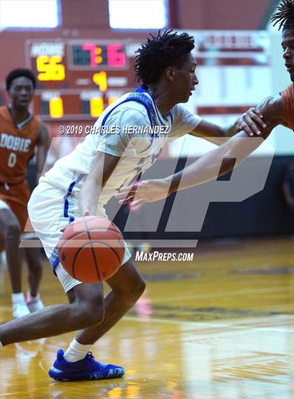 Thumbnail 3 in Fort Bend Elkins vs. Dobie (McDonald's Texas Invitational) photogallery.