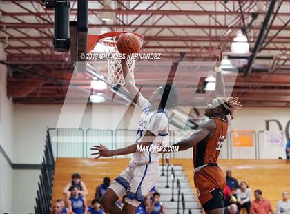 Thumbnail 3 in Fort Bend Elkins vs. Dobie (McDonald's Texas Invitational) photogallery.