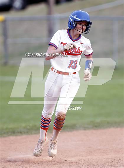 Thumbnail 2 in Chilton County vs Jemison (Chilton County Tournament) photogallery.