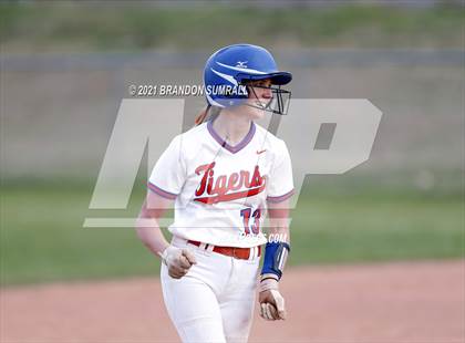 Thumbnail 1 in Chilton County vs Jemison (Chilton County Tournament) photogallery.