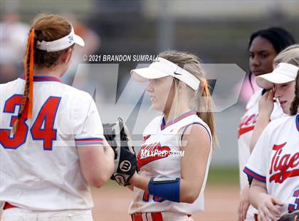 Thumbnail 1 in Chilton County vs Jemison (Chilton County Tournament) photogallery.