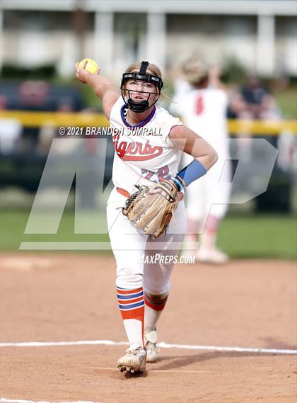 Thumbnail 1 in Chilton County vs Jemison (Chilton County Tournament) photogallery.