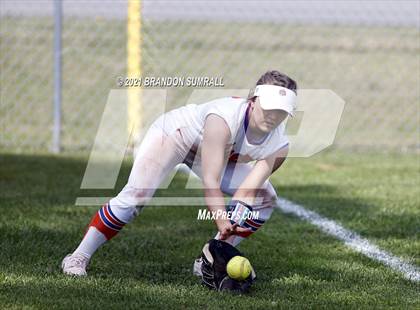 Thumbnail 2 in Chilton County vs Jemison (Chilton County Tournament) photogallery.