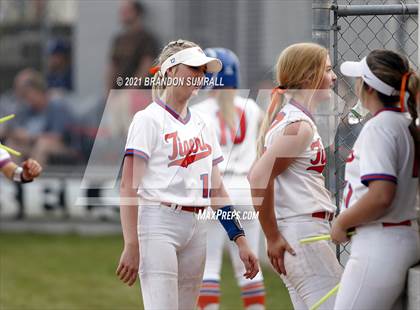 Thumbnail 2 in Chilton County vs Jemison (Chilton County Tournament) photogallery.