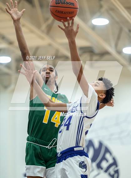 Thumbnail 1 in Great Bridge vs. Deep Creek photogallery.