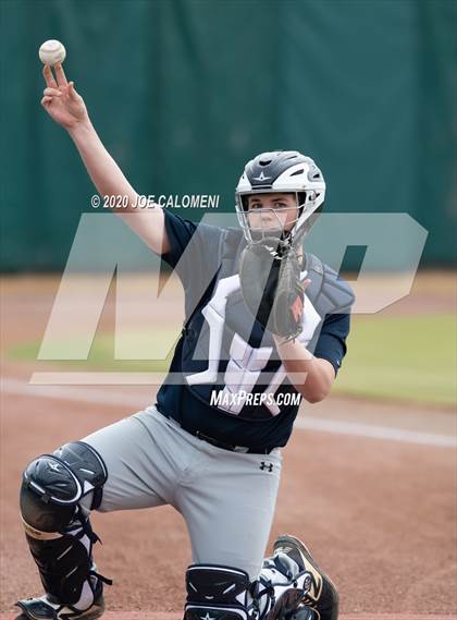 Thumbnail 2 in Reagan [Ronald] vs Brandeis (Scrimmage) photogallery.
