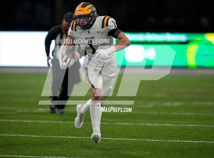 Thumbnail 2 in Bellevue vs Yelm (WIAA 3A Final) photogallery.