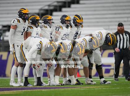 Thumbnail 2 in Bellevue vs Yelm (WIAA 3A Final) photogallery.