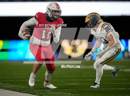 Thumbnail 1 in Bellevue vs Yelm (WIAA 3A Final) photogallery.
