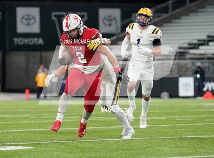 Thumbnail 3 in Bellevue vs Yelm (WIAA 3A Final) photogallery.