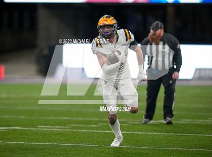 Thumbnail 2 in Bellevue vs Yelm (WIAA 3A Final) photogallery.