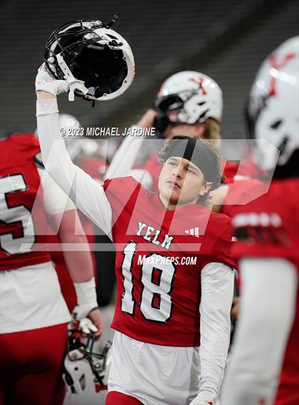 Thumbnail 3 in Bellevue vs Yelm (WIAA 3A Final) photogallery.
