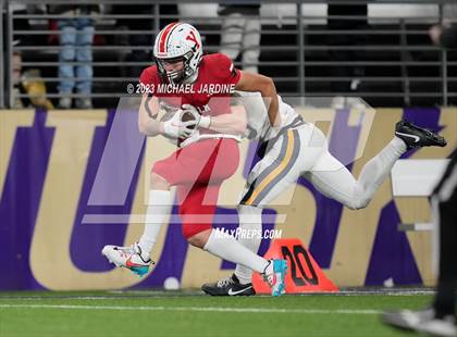 Thumbnail 2 in Bellevue vs Yelm (WIAA 3A Final) photogallery.