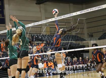 Thumbnail 1 in Southwest vs. Brandeis photogallery.