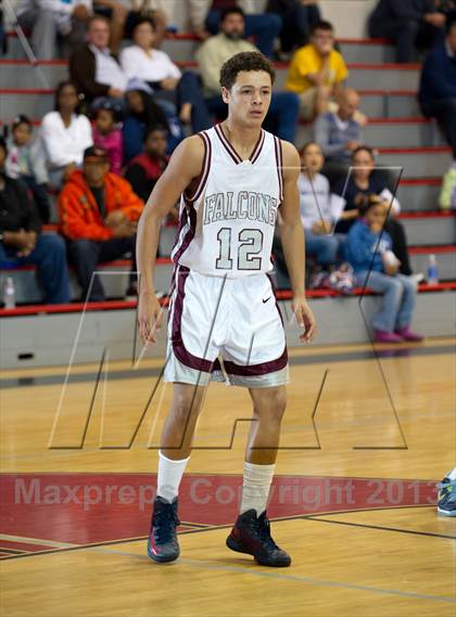 Thumbnail 1 in Independence vs. Bakersfield photogallery.