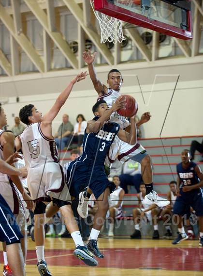 Thumbnail 2 in Independence vs. Bakersfield photogallery.