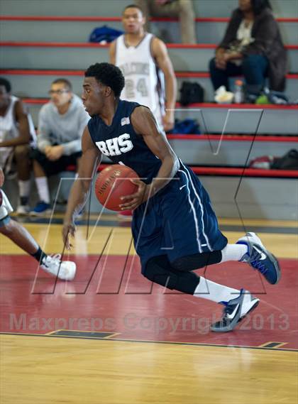 Thumbnail 3 in Independence vs. Bakersfield photogallery.