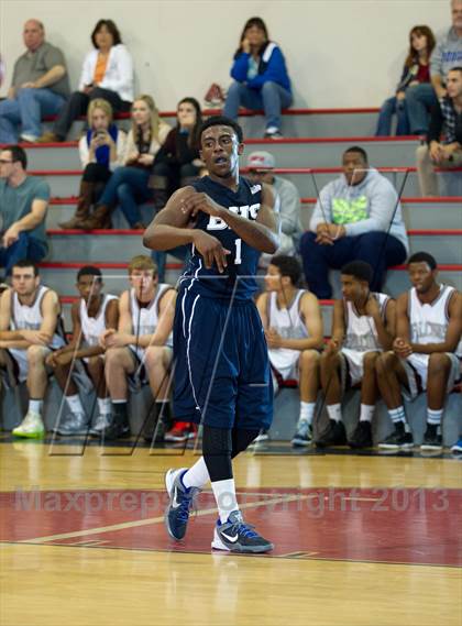 Thumbnail 2 in Independence vs. Bakersfield photogallery.