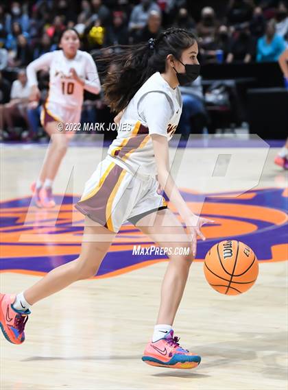 Thumbnail 2 in Alchesay vs. Winslow (AIA 3A Quarterfinal) photogallery.