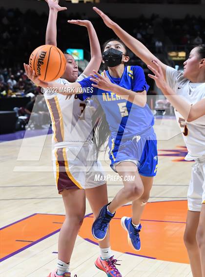 Thumbnail 2 in Alchesay vs. Winslow (AIA 3A Quarterfinal) photogallery.