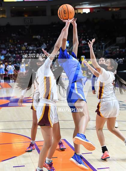 Thumbnail 1 in Alchesay vs. Winslow (AIA 3A Quarterfinal) photogallery.