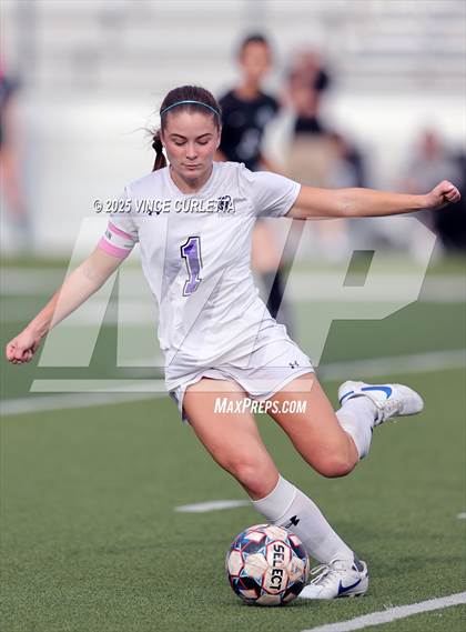 Thumbnail 3 in Cedar Park vs. Pieper (UIL 5A Soccer Regional Final) photogallery.