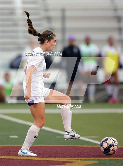 Thumbnail 2 in Cedar Park vs. Pieper (UIL 5A Soccer Regional Final) photogallery.