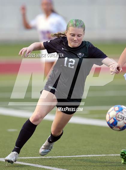 Thumbnail 2 in Cedar Park vs. Pieper (UIL 5A Soccer Regional Final) photogallery.