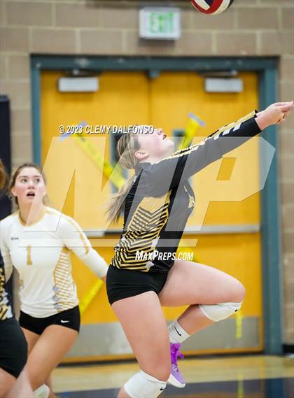 Thumbnail 2 in Regis Jesuit vs Monarch (Dakota Ridge Varsity Tournament) photogallery.
