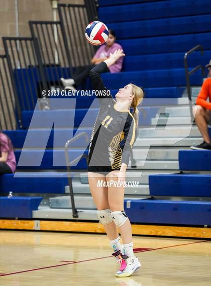 Thumbnail 3 in Regis Jesuit vs Monarch (Dakota Ridge Varsity Tournament) photogallery.