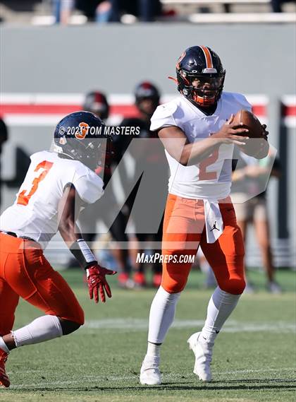 Thumbnail 3 in Zebulon B. Vance vs. Rolesville (NCHSAA 4AA Final) photogallery.