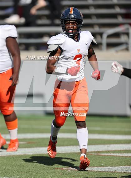 Thumbnail 3 in Zebulon B. Vance vs. Rolesville (NCHSAA 4AA Final) photogallery.