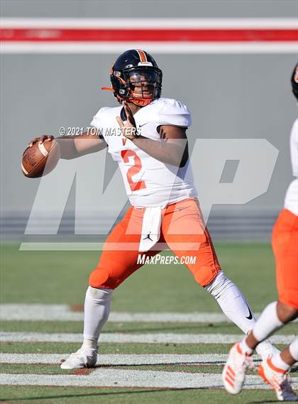 Thumbnail 1 in Zebulon B. Vance vs. Rolesville (NCHSAA 4AA Final) photogallery.