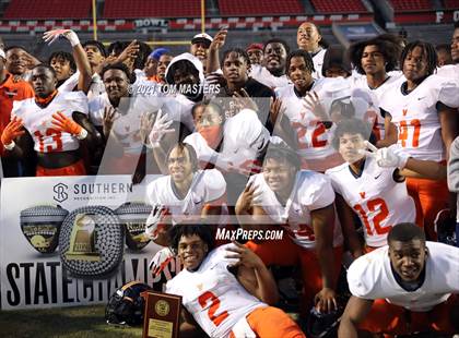 Thumbnail 2 in Zebulon B. Vance vs. Rolesville (NCHSAA 4AA Final) photogallery.